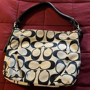 Coach SoHo Boho bag. Canvas and leather. Zip closure. Coach bag.